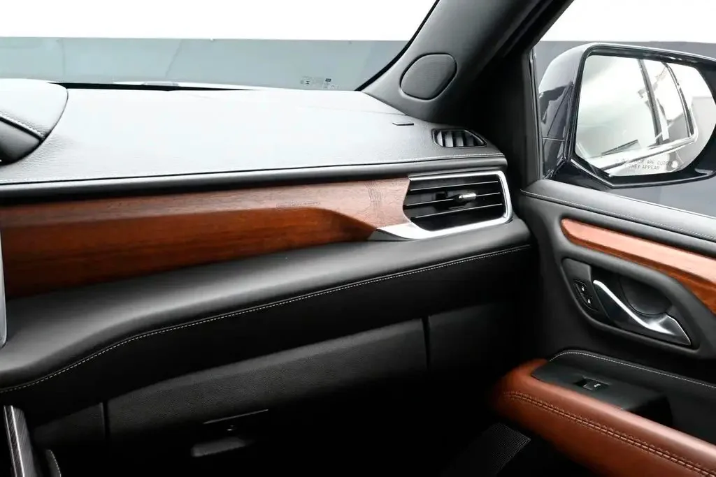 2023 GMC Yukon Denali Ultimate — thumbnail 23