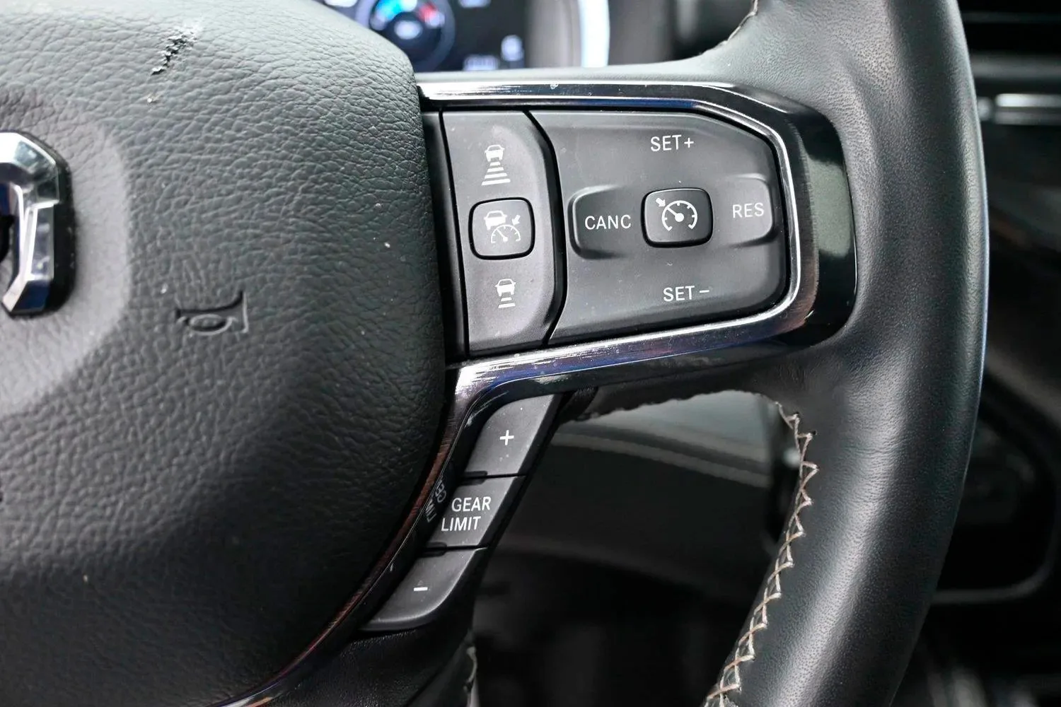 2023 Ram 3500 Limited — thumbnail 28
