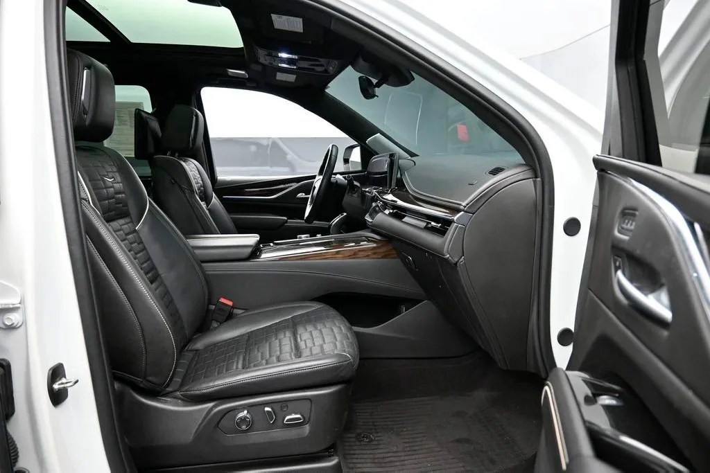 2024 Cadillac Escalade ESVTrimSport Platinum — thumbnail 24