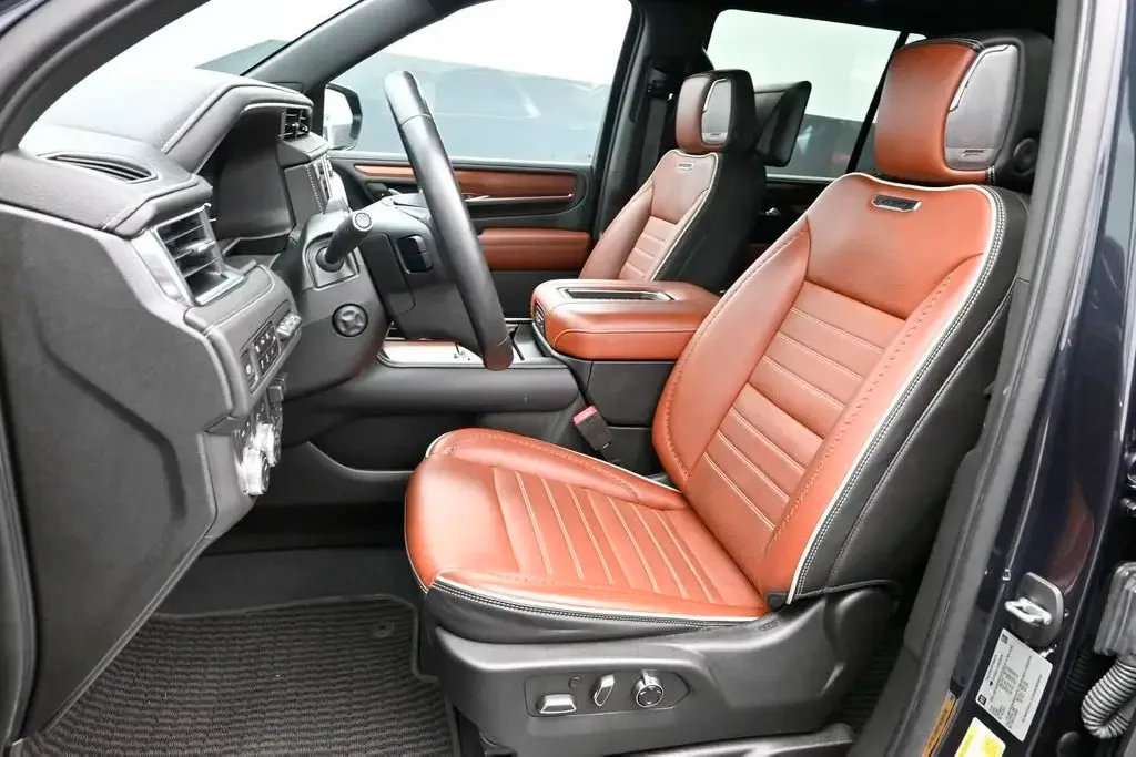 2023 GMC Yukon Denali Ultimate — thumbnail 5