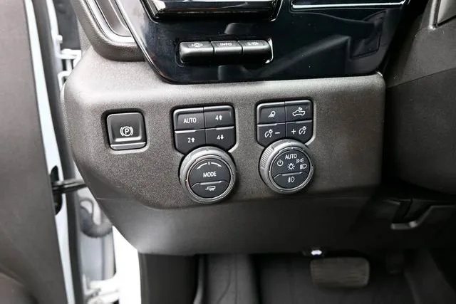 2024 Chevrolet Silverado 2500HDTrimZR2 — thumbnail 39