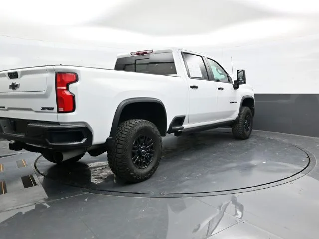 2024 Chevrolet Silverado 2500HDTrimZR2 — thumbnail 5