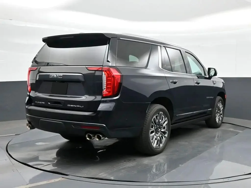 2023 GMC Yukon Denali Ultimate — thumbnail 7
