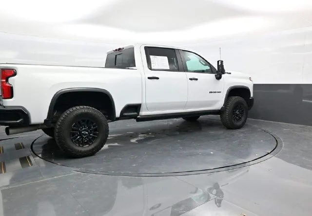 2024 Chevrolet Silverado 2500HDTrimZR2 — thumbnail 6