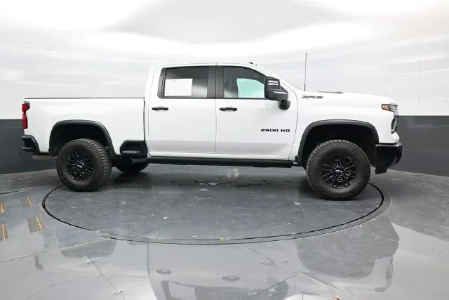 2024 Chevrolet Silverado 2500HDTrimZR2 — thumbnail 7
